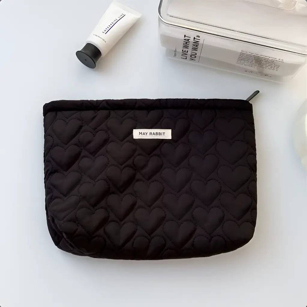 Screenshot 2024-12-08 at 20-33-25 New Quilted Love Makeup Bag Women Storage Bag Lovely Toiletry Bag - Buy New Quilted Love Makeup Bag women Storage Bag lovely Toiletry Bag Product on Alibaba.com.webp