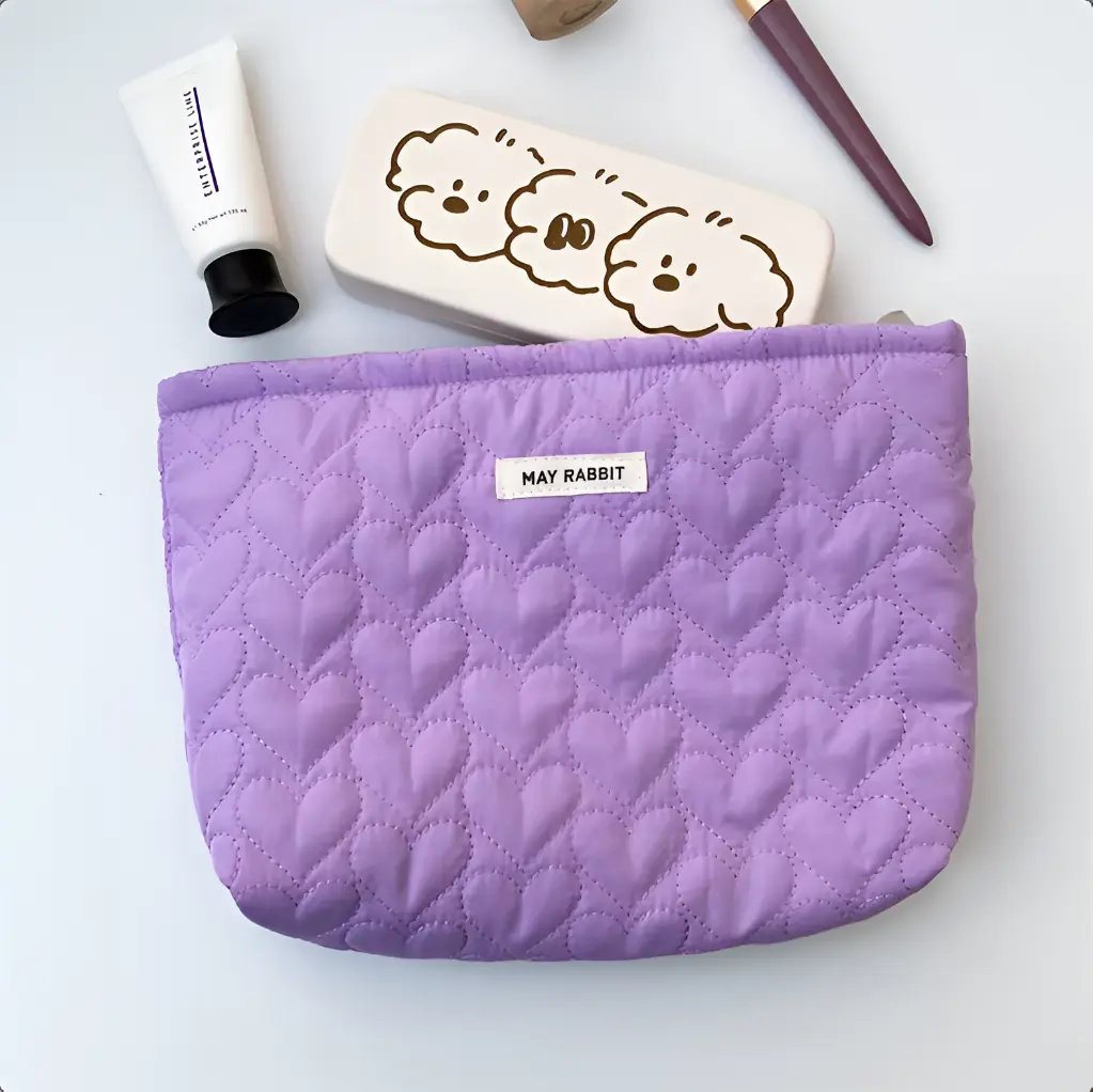 Screenshot 2024-12-08 at 20-33-16 New Quilted Love Makeup Bag Women Storage Bag Lovely Toiletry Bag - Buy New Quilted Love Makeup Bag women Storage Bag lovely Toiletry Bag Product on Alibaba.com.webp