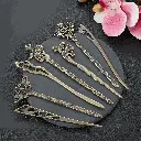 Screenshot 2024-12-08 at 19-57-29 Fashion-Bronze-Vintage-Hair-Clip-Vintage-Metallic-Metal-Hair-Stick-Curved-Styling-Tools-Hair-Fork-Curved.jpg_.webp (WEBP Image 1000 × 1000 pixels) — Scaled (78%).webp