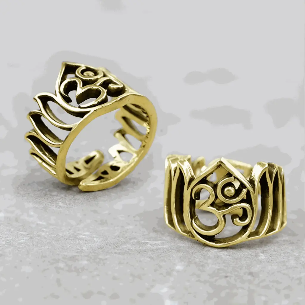 Om Bras Finger Ring